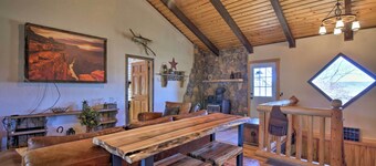 Rustic Cabin 20 Mins to Capitol Reef Nat'l Park!