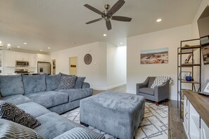 House (5 Bedrooms) | Interior