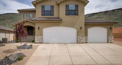 Sleek + Modern Home Rental Near Red Cliffs!