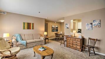 Apartment (3 Bedrooms) | Front of property