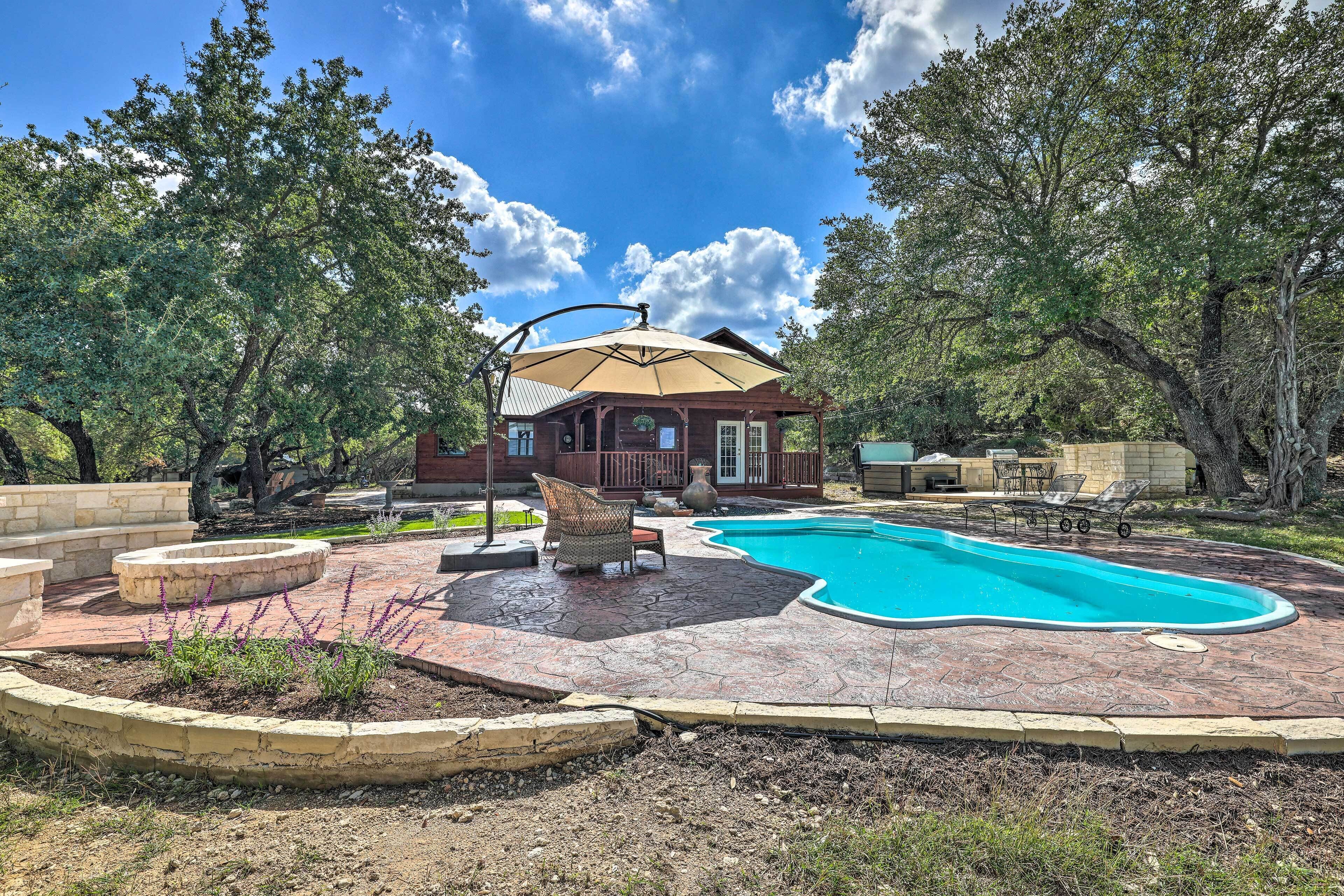 Dripping Springs Cabin With Hill Country Views!