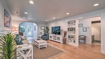 House (3 Bedrooms) | Depan hartanah