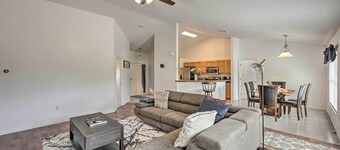 Ranch-style Lehigh Acres House With Big Backyard!