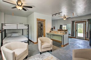 Apartment (0 Bedroom) | Interior