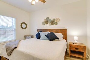 House (2 Bedrooms) | Interior - Cozy Rockport Vacation Rental Near Fishing! (Rockport)