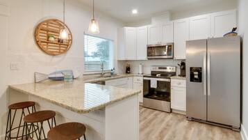 House (2 Bedrooms) | Interior