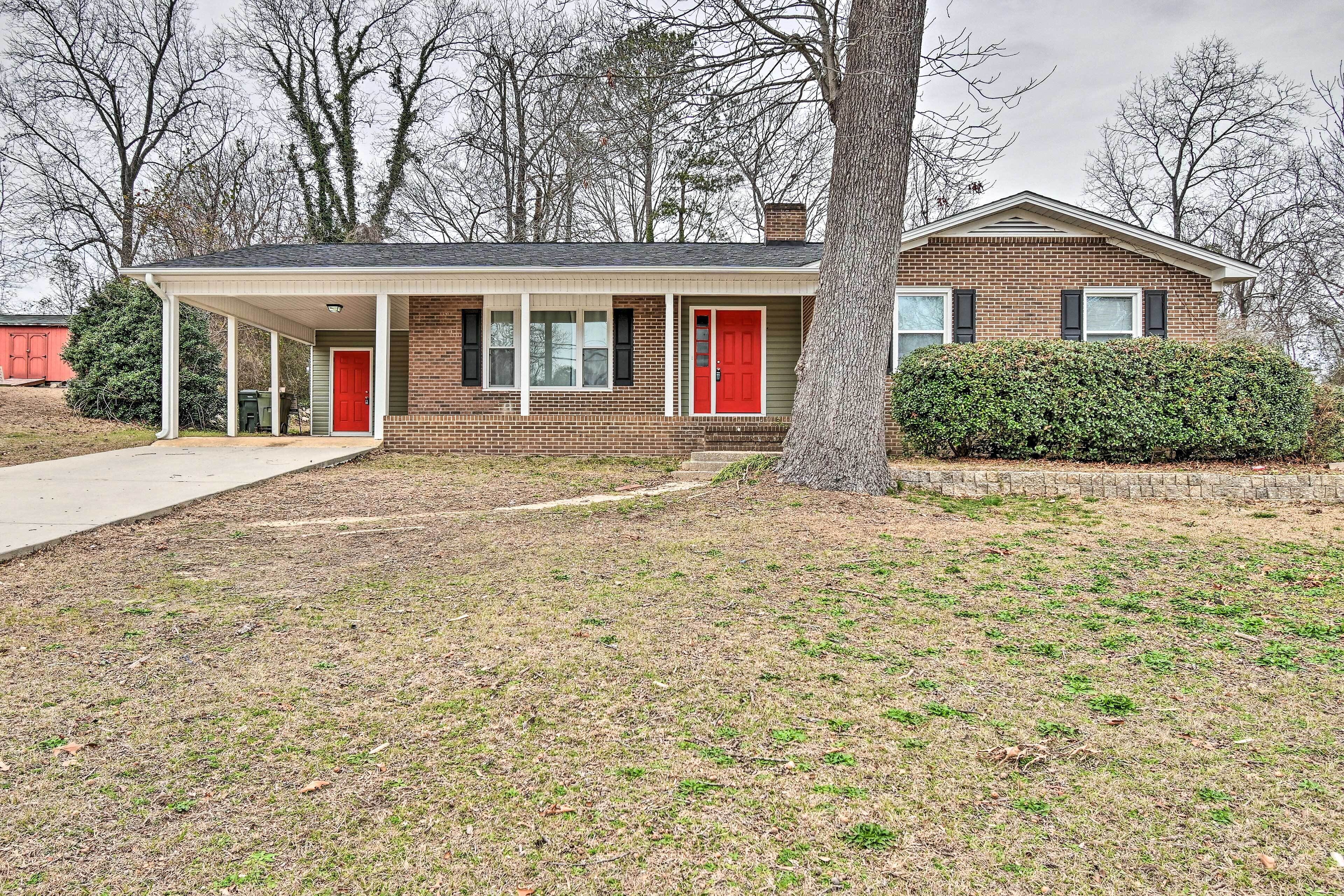 Fayetteville Home < 4 Mi to Fort Bragg!