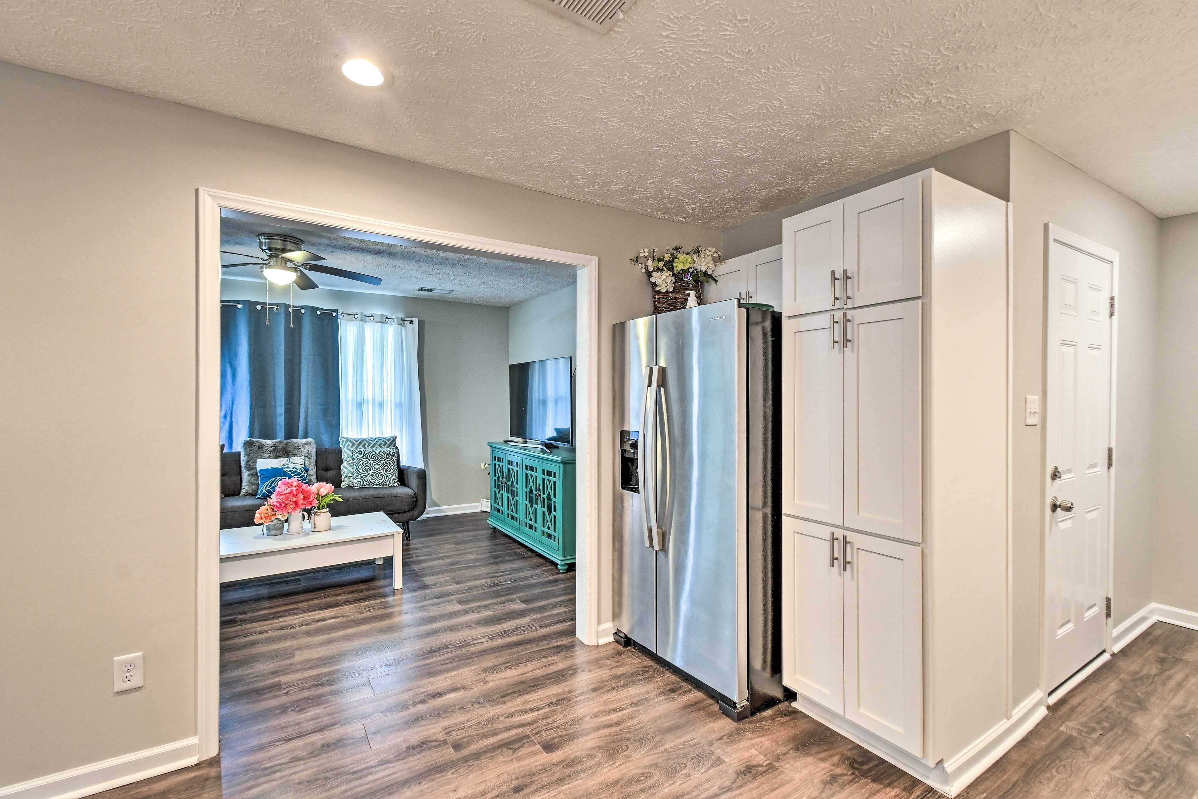 Fayetteville Home < 4 Mi to Fort Bragg!