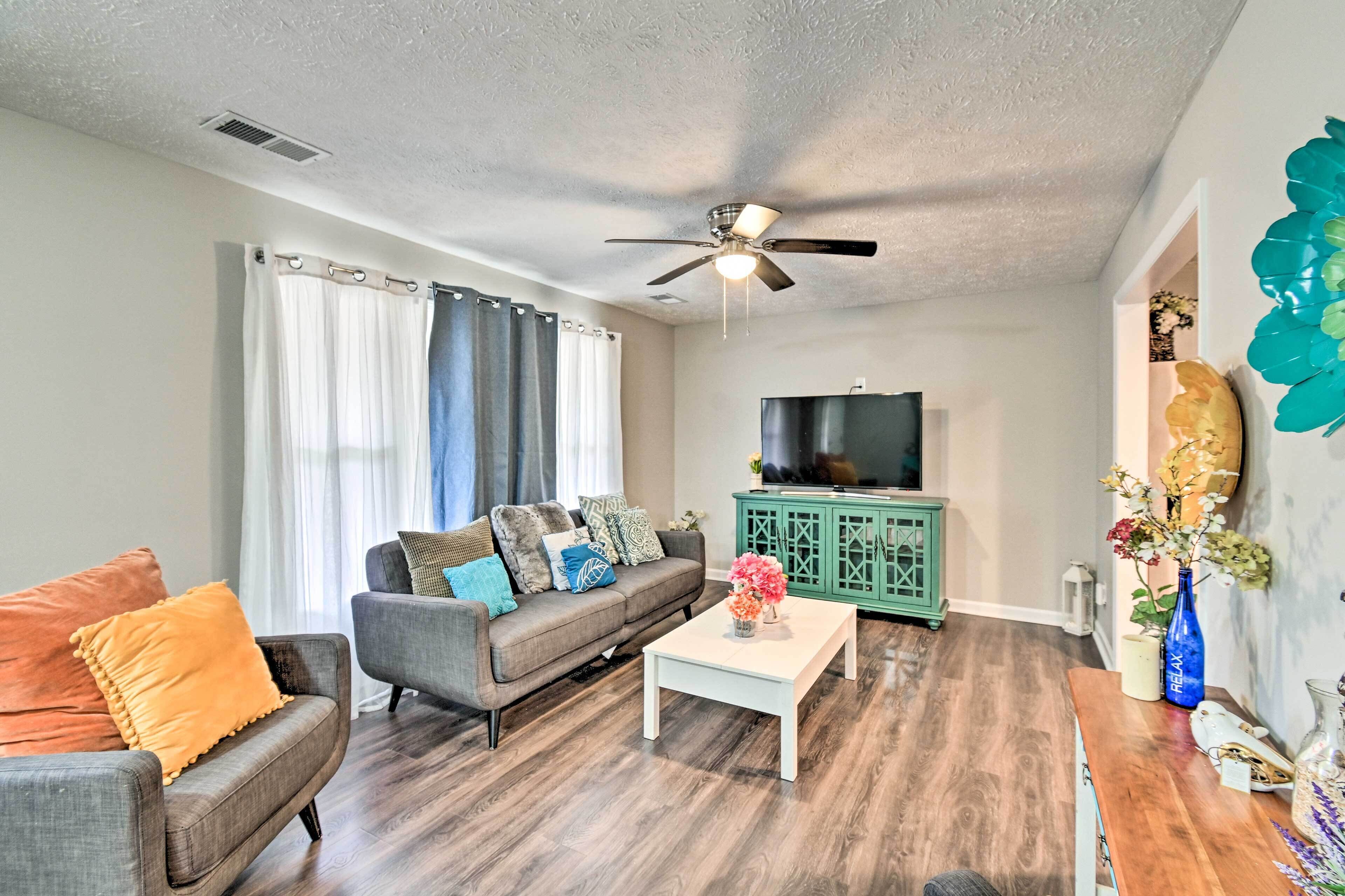 Fayetteville Home < 4 Mi to Fort Bragg!