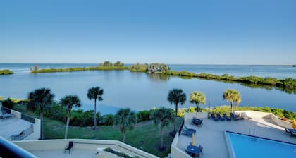 Coastal Hudson Condo w/ Gulf Front Views!