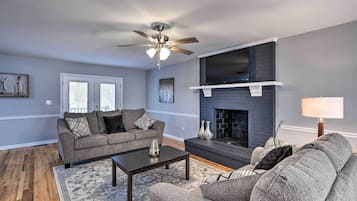 House (4 Bedrooms) | Interior