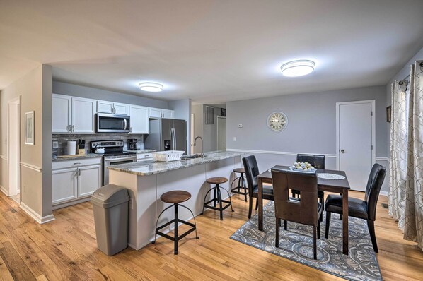 House (4 Bedrooms) | Interior