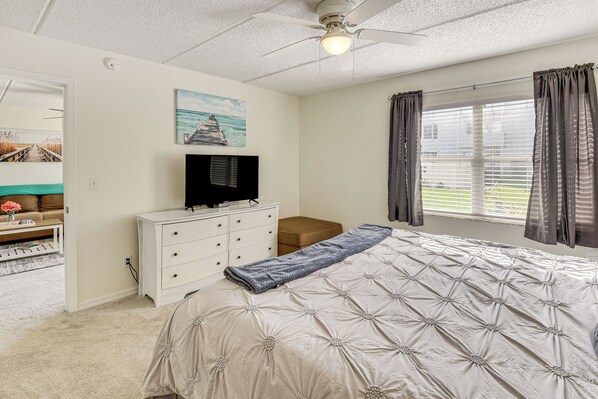 Apartment (2 Bedrooms) | Interior - Coastal Condo Escape w/ Patio: Steps to Beach (Ormond Beach)