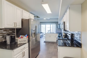 Apartment (2 Bedrooms) | Interior - Waterfront Middle Bass Condo w/ Lake Erie Views! (Put-in-Bay)