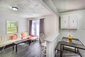 Interior - Peaceful Gainesboro Retreat w/ Deck & Yard! (Gainesboro)