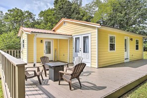 Interior - Peaceful Gainesboro Retreat w/ Deck & Yard! (Gainesboro)