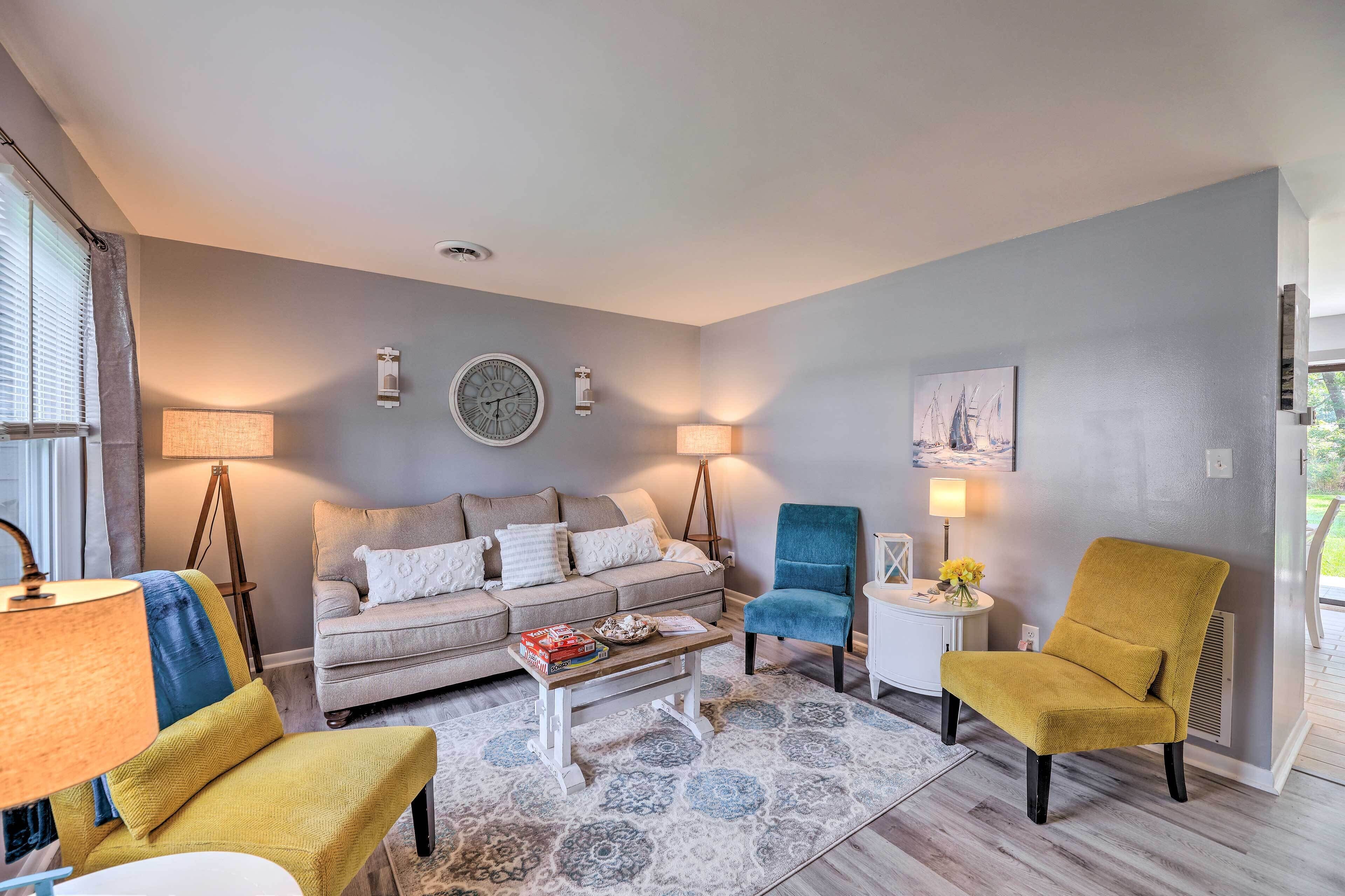 Swansboro Coastal Home < 3 Mi to State Park!