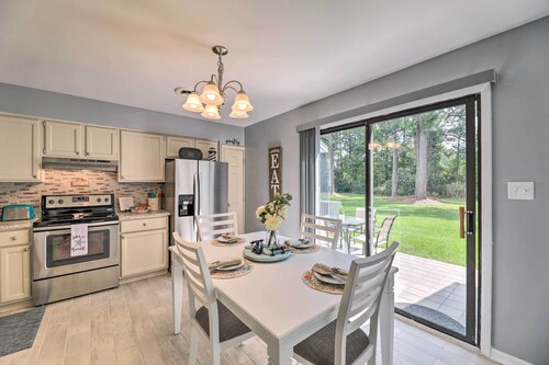 Swansboro Coastal Home < 3 Mi to State Park!