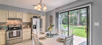 Swansboro Coastal Home < 3 Mi to State Park!