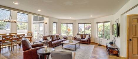 House (5 Bedrooms) | Interior