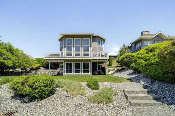 House (5 Bedrooms) | Interior - Modern Retreat w/ Hot Tub - Steps to Lake Chelan! (Manson)