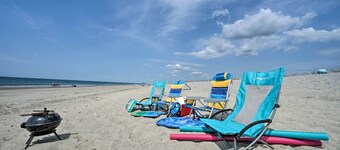 Oak Island Beachfront Condo w/ Community Pool