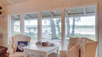 Casa (2 Bedrooms) | Interior