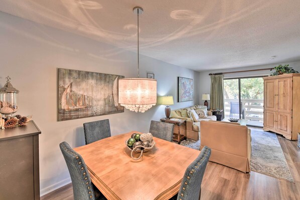 Apartment (2 Bedrooms) | Interior - Hilton Head Condo: Beach Supplies, Walk to Shore! (Hilton Head Island)