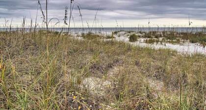Hilton Head Condo: Beach Supplies, Walk to Shore!