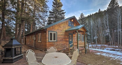 Forest-view Creekside Cabins w/ 4 Acres!