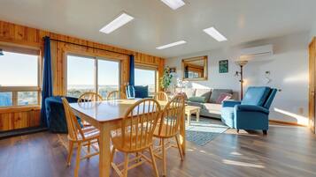 Cottage (2 Bedrooms) | Interior