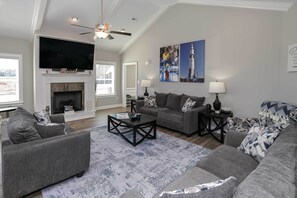 Front of property - Spacious Hazel Green Home w/ Fireplace, Yard! (Hazel Green)