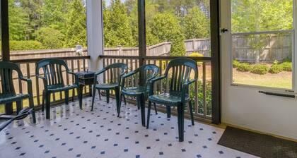 Sunny Apex Vacation Rental w/ Pool Access!