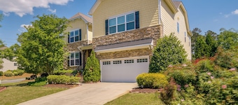 Sunny Apex Vacation Rental w/ Pool Access!