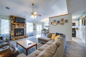House (2 Bedrooms) | Interior - Pet-friendly Wilmington Home w/ Fenced Yard! (Wilmington)