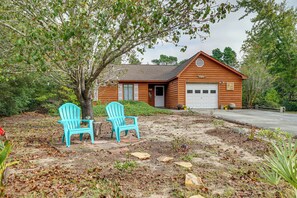 House (2 Bedrooms) | Interior - Pet-friendly Wilmington Home w/ Fenced Yard! (Wilmington)