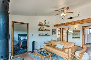 Apartment (3 Bedrooms) | Interior - El Prado Duplex w/ Deck + Grill - 4 Mi to Town! (Taos)