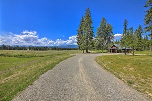 House (1 Bedroom) | Interior - Serene Kootenai Cabin - 3 Mi to Dtwn & River! (Bonners Ferry)