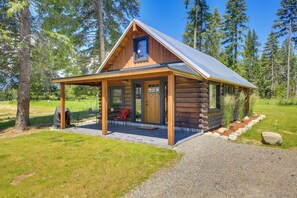 House (1 Bedroom) | Front of property - Serene Kootenai Cabin - 3 Mi to Dtwn & River! (Bonners Ferry)