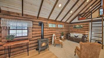 House (1 Bedroom) | Interior