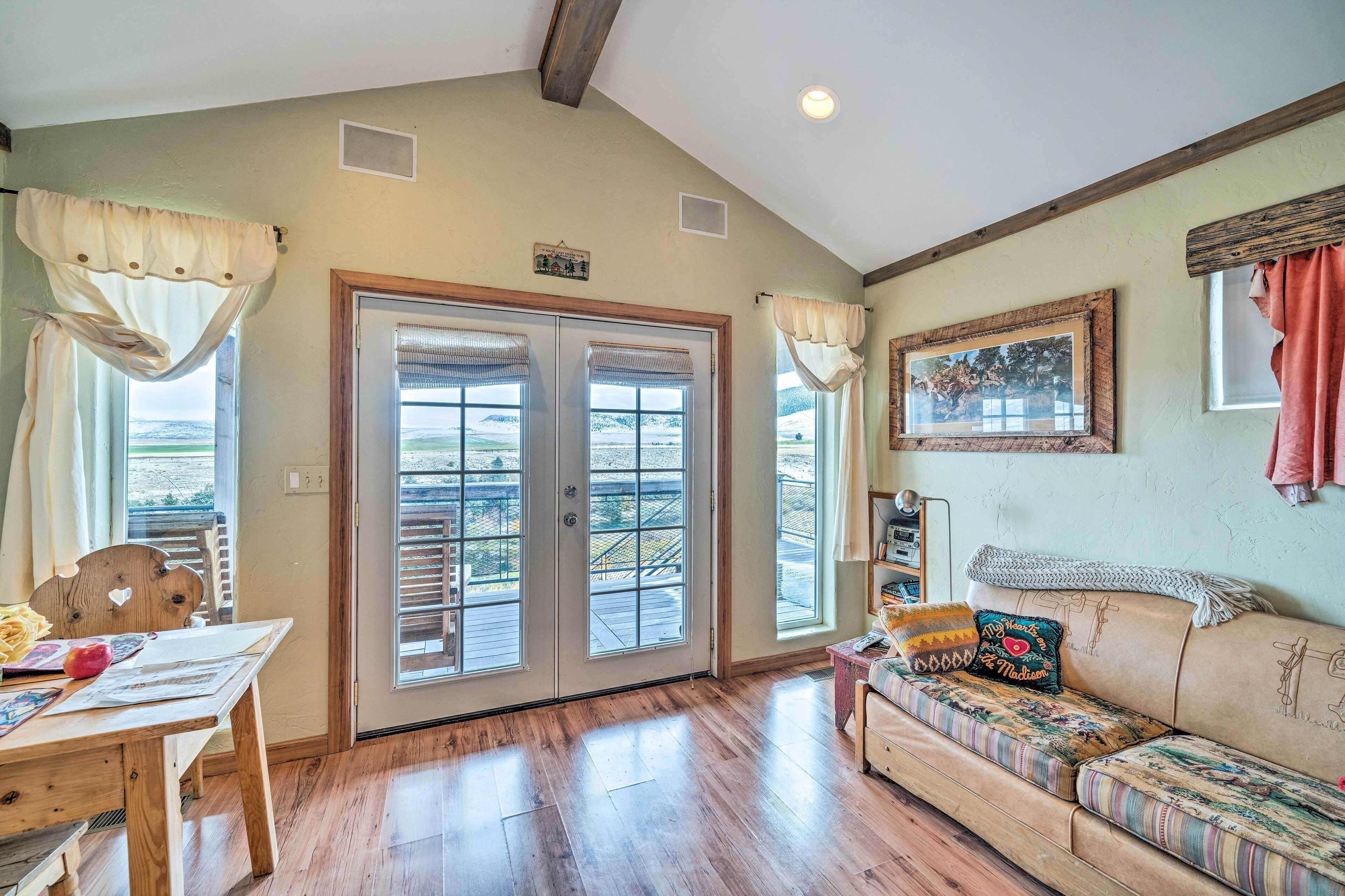 Apartment (0 Bedroom) | Interior