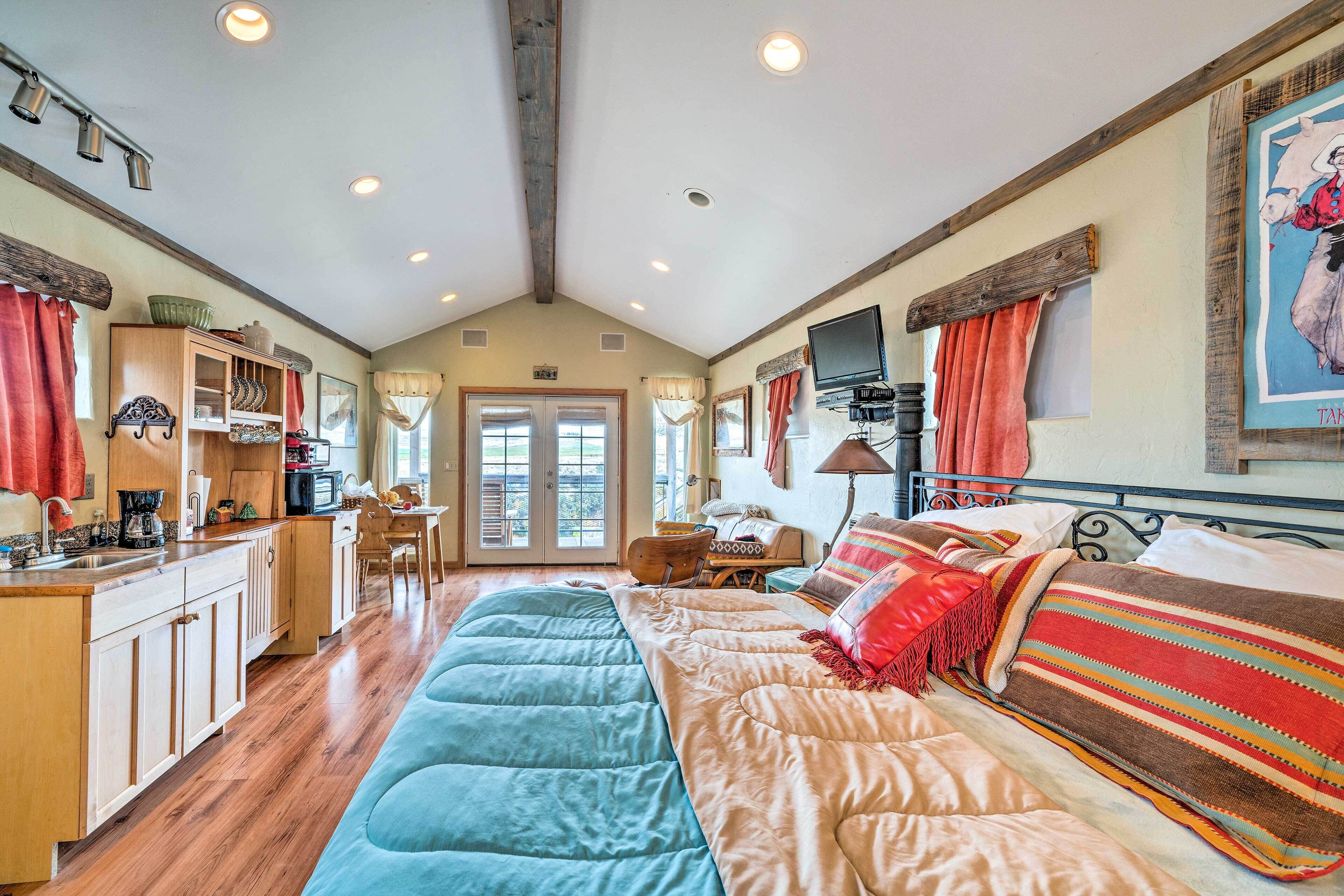 Apartment (0 Bedroom) | Interior