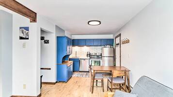 Apartment (0 Bedroom) | Interior