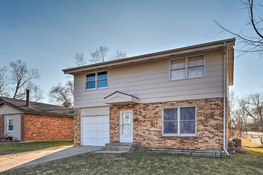 Family-friendly Rockford Home w/ Private Yard!