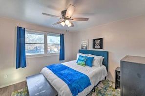 Interior - Family-friendly Rockford Home w/ Private Yard! (Rockford)