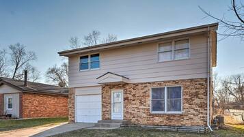 House (4 Bedrooms) | Front of property