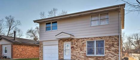 House (4 Bedrooms) | Front of property