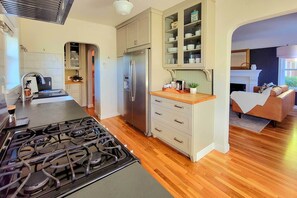 Cottage (1 Bedroom) | Interior - Half-mi to Riverwalk: Midtown Reno Oasis! (Reno)