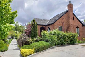 Cottage (1 Bedroom) | Interior