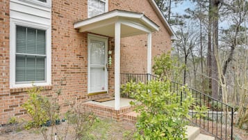 ุงูู
ูุดุฃุฉ ู
ู ุงูุฏุงุฎู